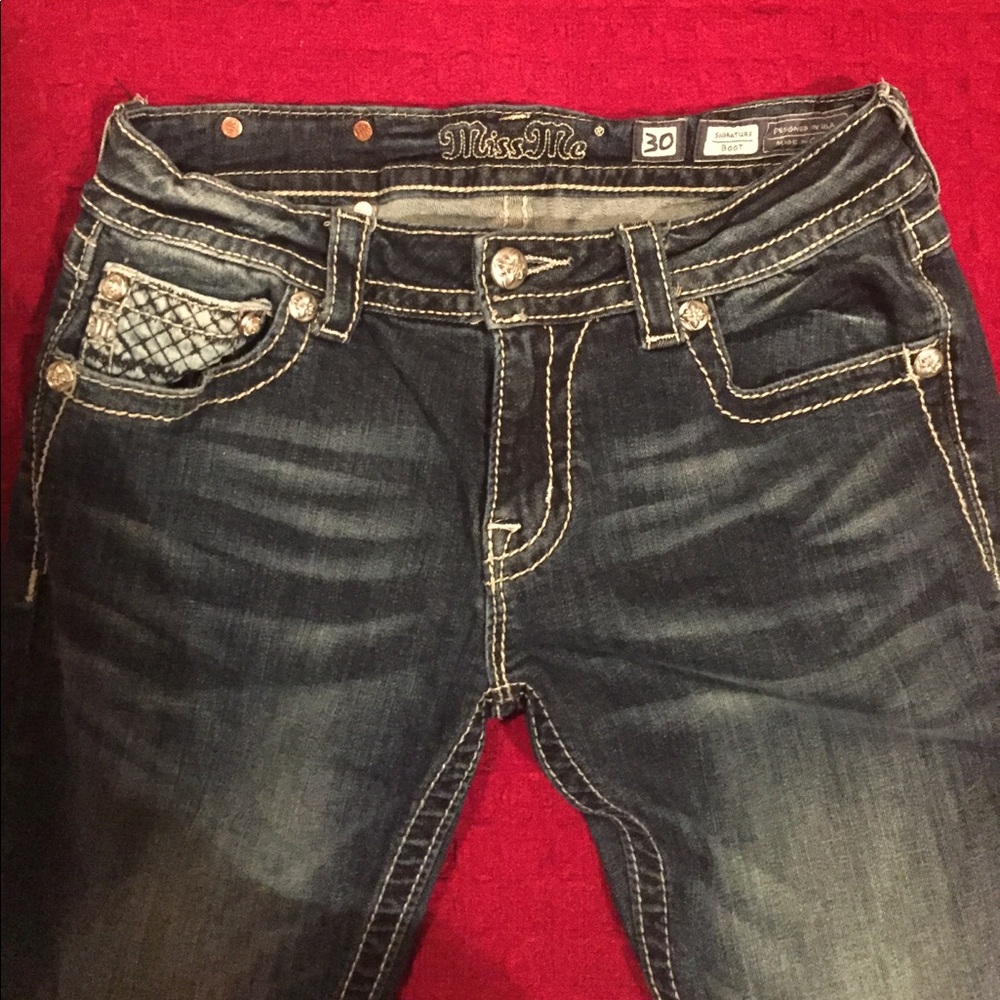 Miss Me Dark Wash Boot Cut Jeans with Embellished Fleur-de-Lis Pockets - Picture 4 of 5
